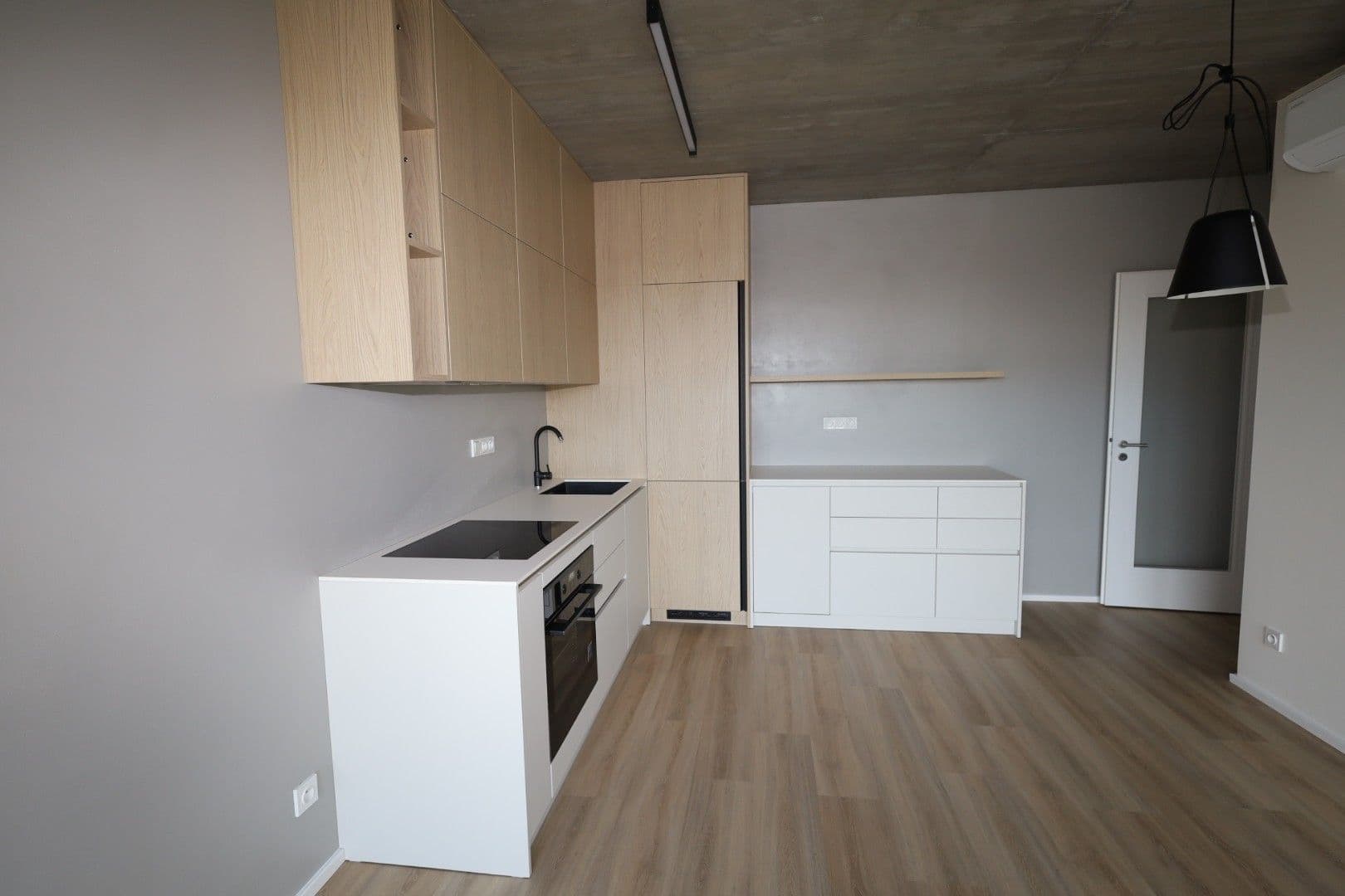 Prenájom bytu 2-izbový 38 m², Práčská, Praha, Praha Prenájom bytu 2-izbový 38 m², Práčská, Praha, Praha