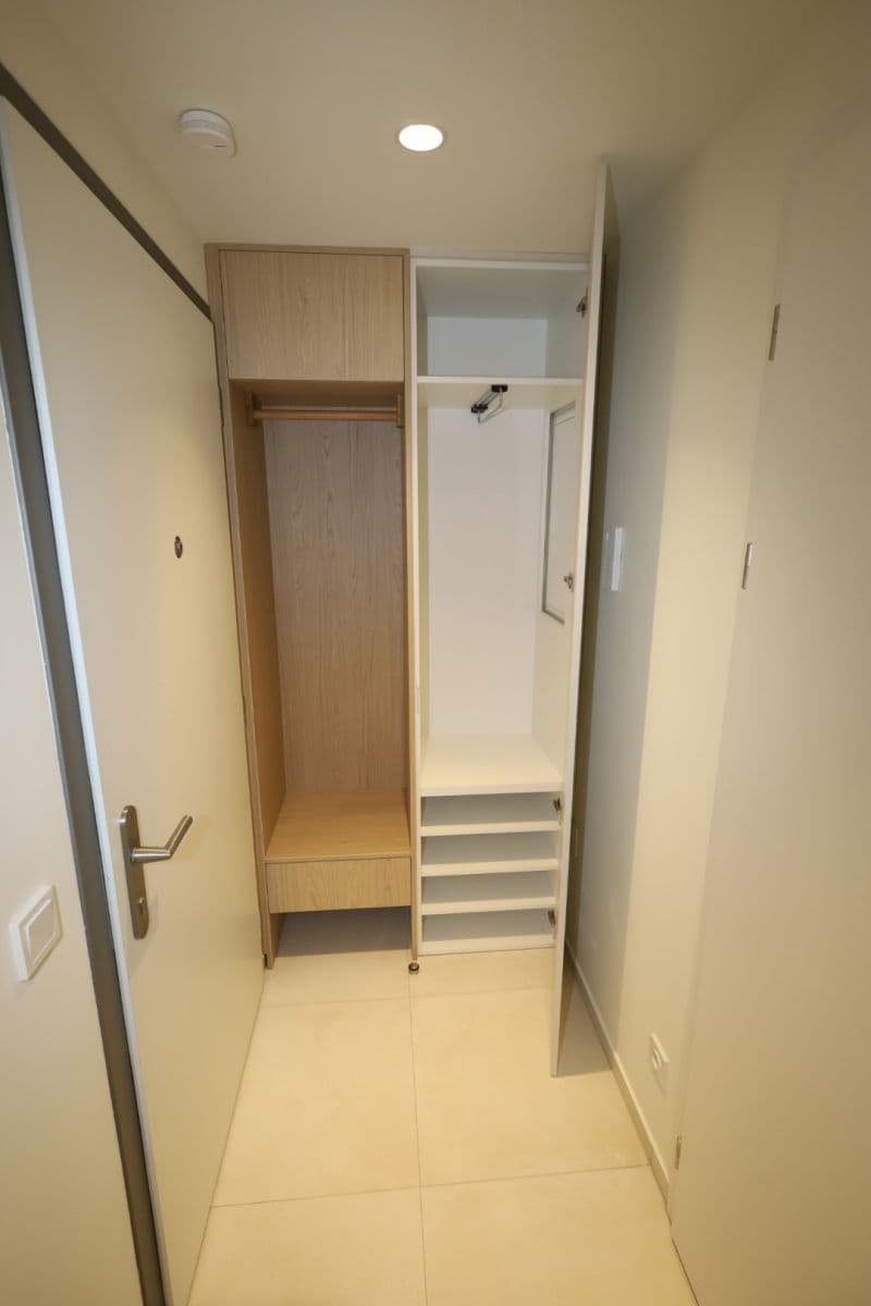 Prenájom bytu 2-izbový 38 m², Práčská, Praha, Praha Prenájom bytu 2-izbový 38 m², Práčská, Praha, Praha