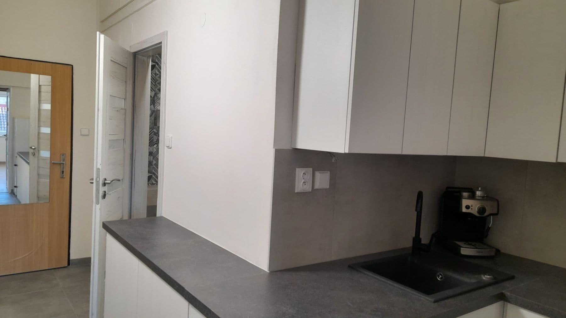 Prenájom bytu 1-izbový 35 m², Voroněžská, Praha, Praha Prenájom bytu 1-izbový 35 m², Voroněžská, Praha, Praha