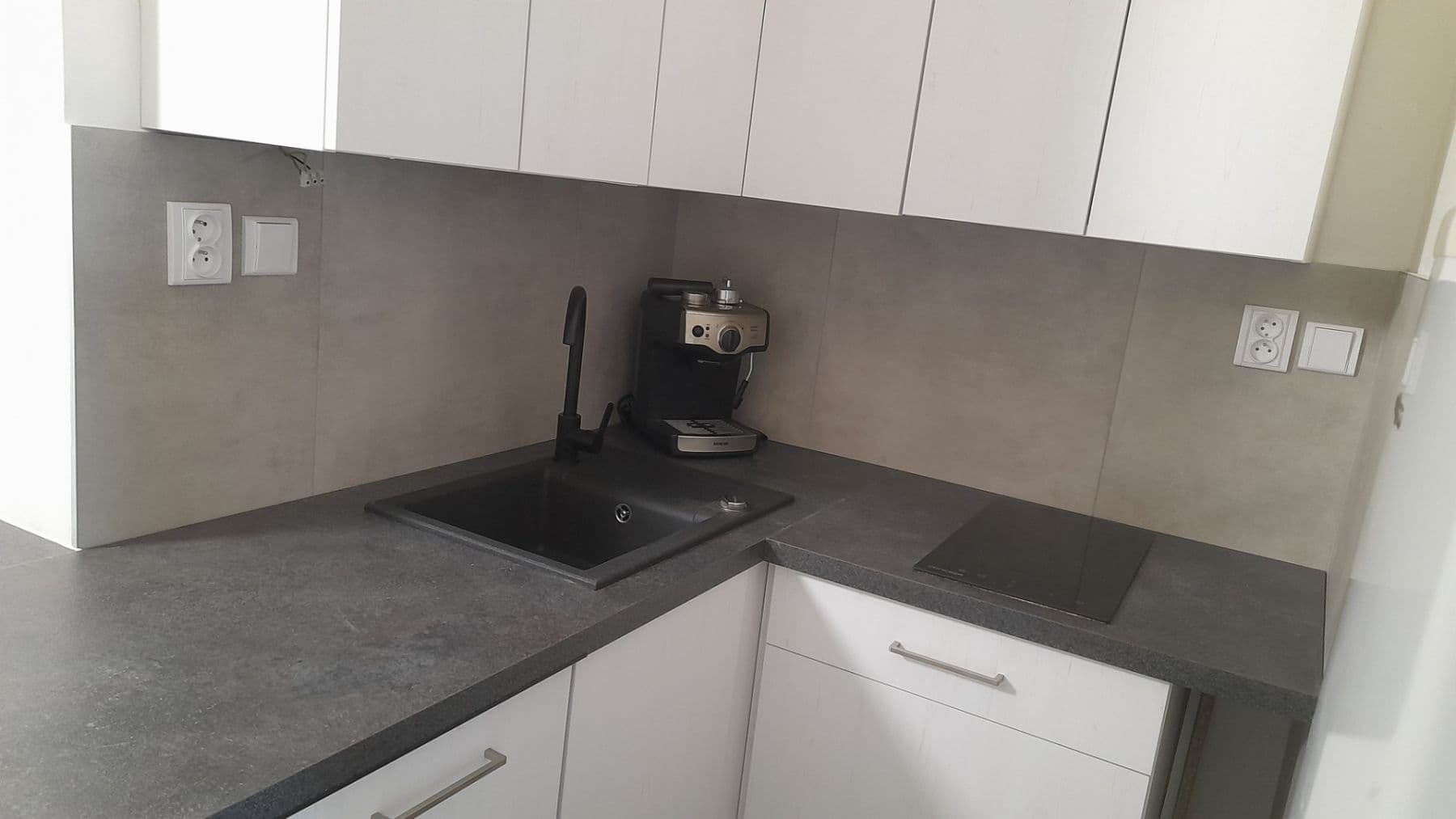 Prenájom bytu 1-izbový 35 m², Voroněžská, Praha, Praha Prenájom bytu 1-izbový 35 m², Voroněžská, Praha, Praha