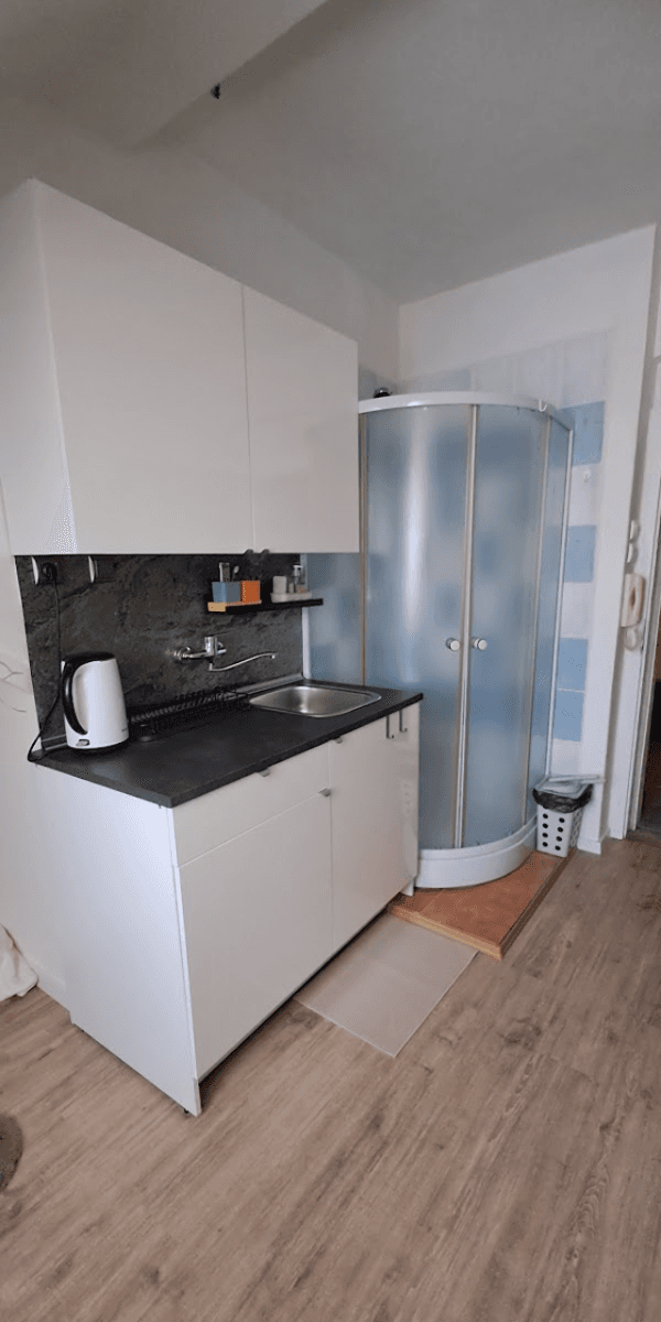 Prenájom bytu 1-izbový 17 m², K. Čapka, Karlovy Vary, Karlovarský kraj Prenájom bytu 1-izbový 17 m², K. Čapka, Karlovy Vary, Karlovarský kraj