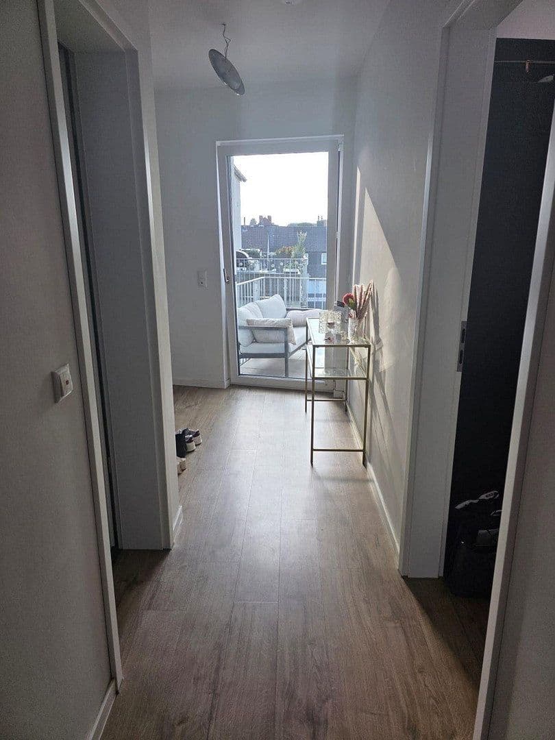 Prenájom bytu 2-izbový 63 m², Hannover, Dolné Sasko Prenájom bytu 2-izbový 63 m², Hannover, Dolné Sasko
