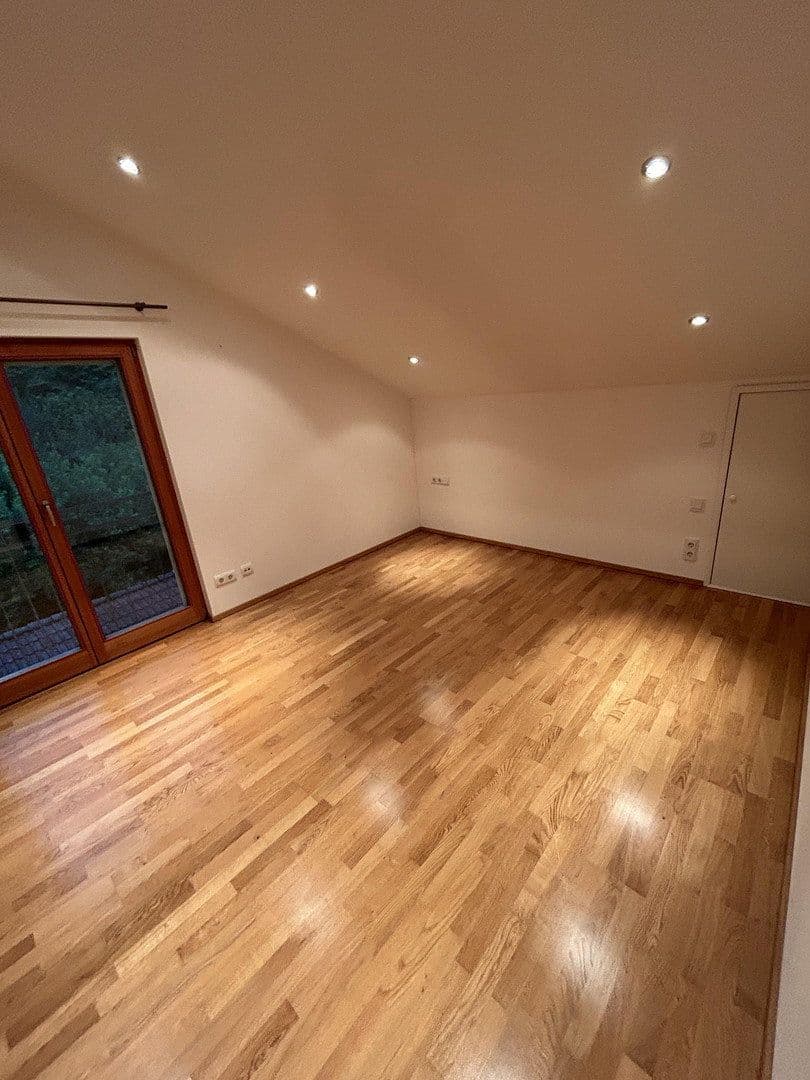 Prenájom bytu 2-izbový 76 m², Sailerbachstraße 20, Neubeuern, Bavorsko Prenájom bytu 2-izbový 76 m², Sailerbachstraße 20, Neubeuern, Bavorsko