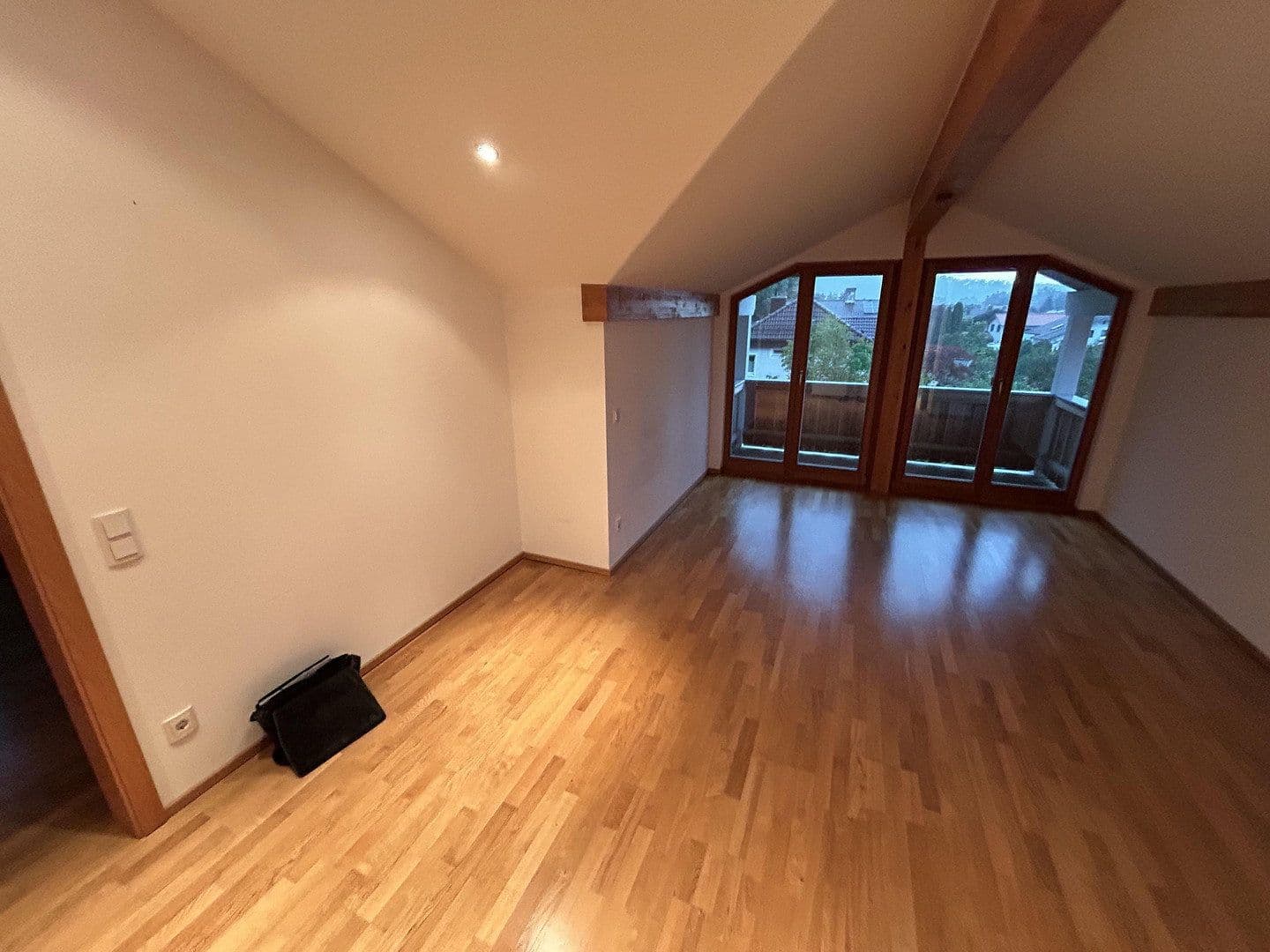 Prenájom bytu 2-izbový 76 m², Sailerbachstraße 20, Neubeuern, Bavorsko Prenájom bytu 2-izbový 76 m², Sailerbachstraße 20, Neubeuern, Bavorsko