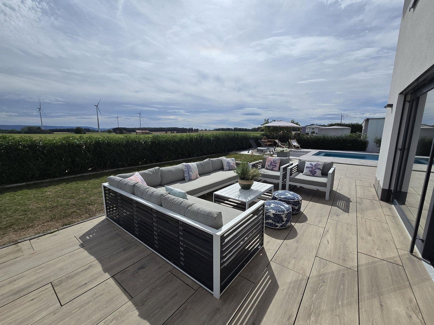 Predaj domu 191 m², pozemok 740 m², Eschach, Bádensko-Wurttembersko Predaj domu 191 m², pozemok 740 m², Eschach, Bádensko-Wurttembersko