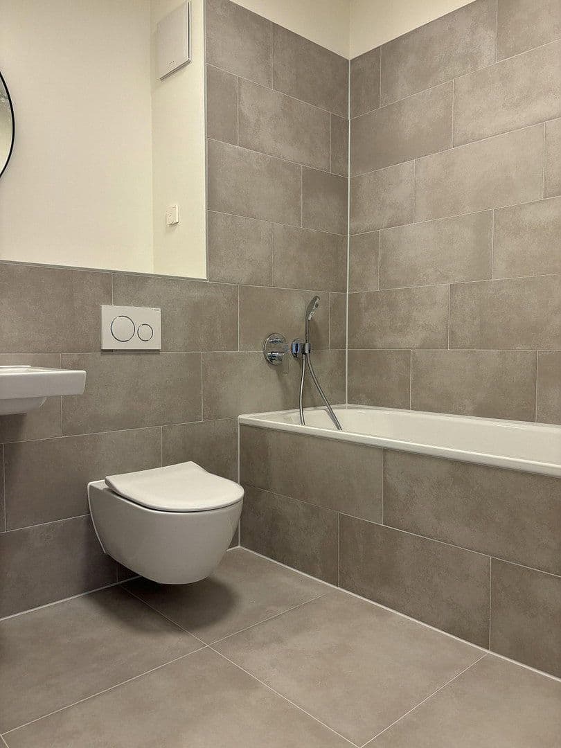 Prenájom bytu 2-izbový 56 m², Berlin, Berlín Prenájom bytu 2-izbový 56 m², Berlin, Berlín