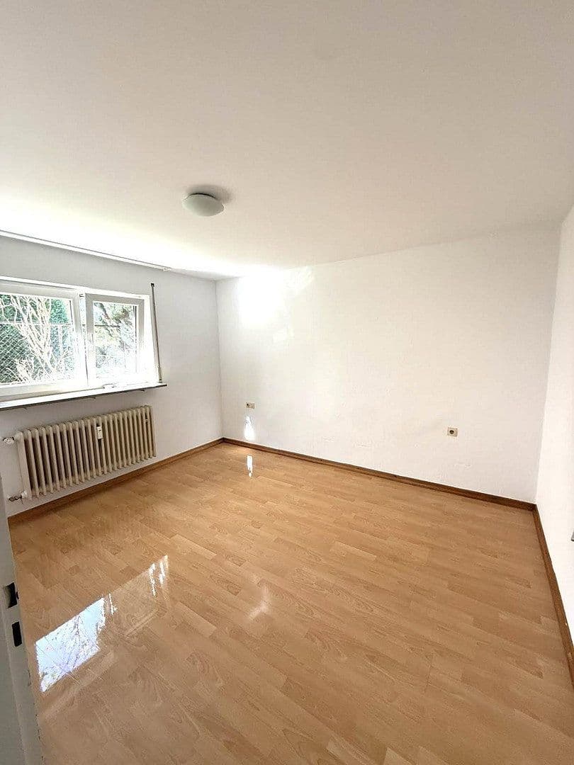 Prenájom bytu 2-izbový 40 m², Ludwigsburg, Bádensko-Wurttembersko Prenájom bytu 2-izbový 40 m², Ludwigsburg, Bádensko-Wurttembersko