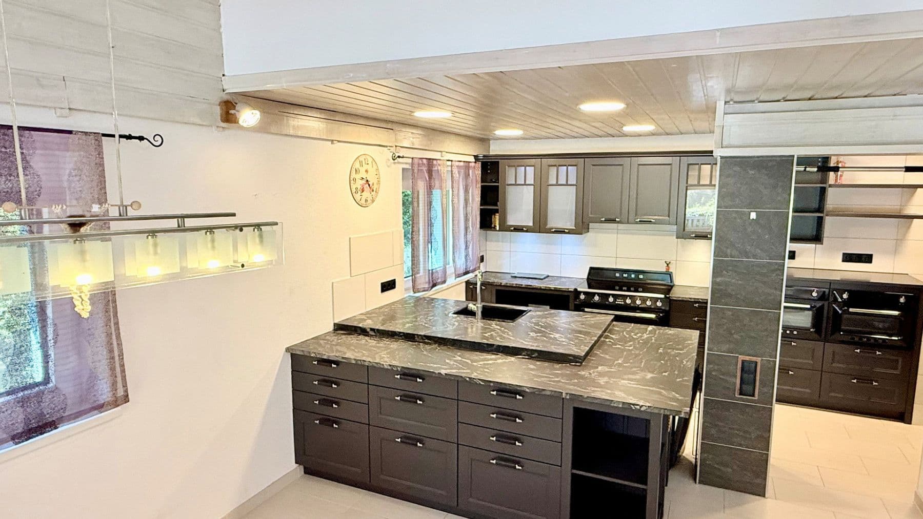Predaj domu 300 m², pozemok 786 m², Pettnau, Tirolsko Predaj domu 300 m², pozemok 786 m², Pettnau, Tirolsko
