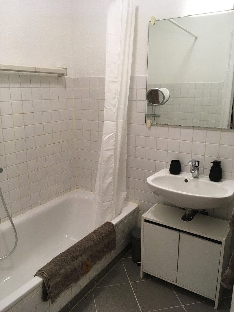 Predaj bytu 2-izbový 56 m², Berlin, Berlín Predaj bytu 2-izbový 56 m², Berlin, Berlín
