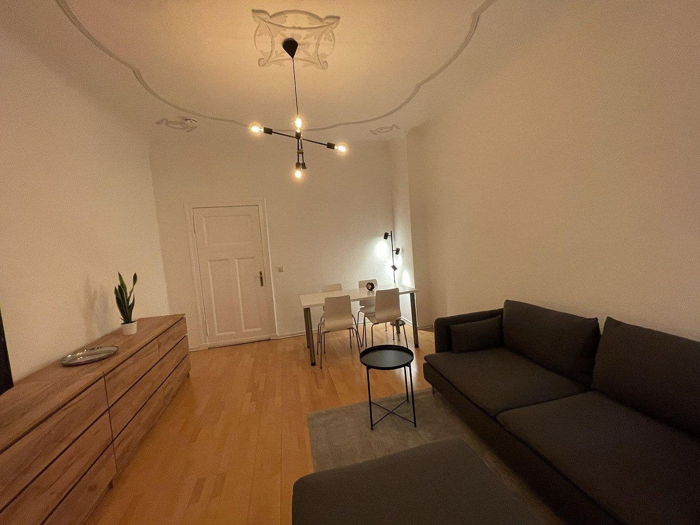 Predaj bytu 2-izbový 56 m², Berlin, Berlín Predaj bytu 2-izbový 56 m², Berlin, Berlín