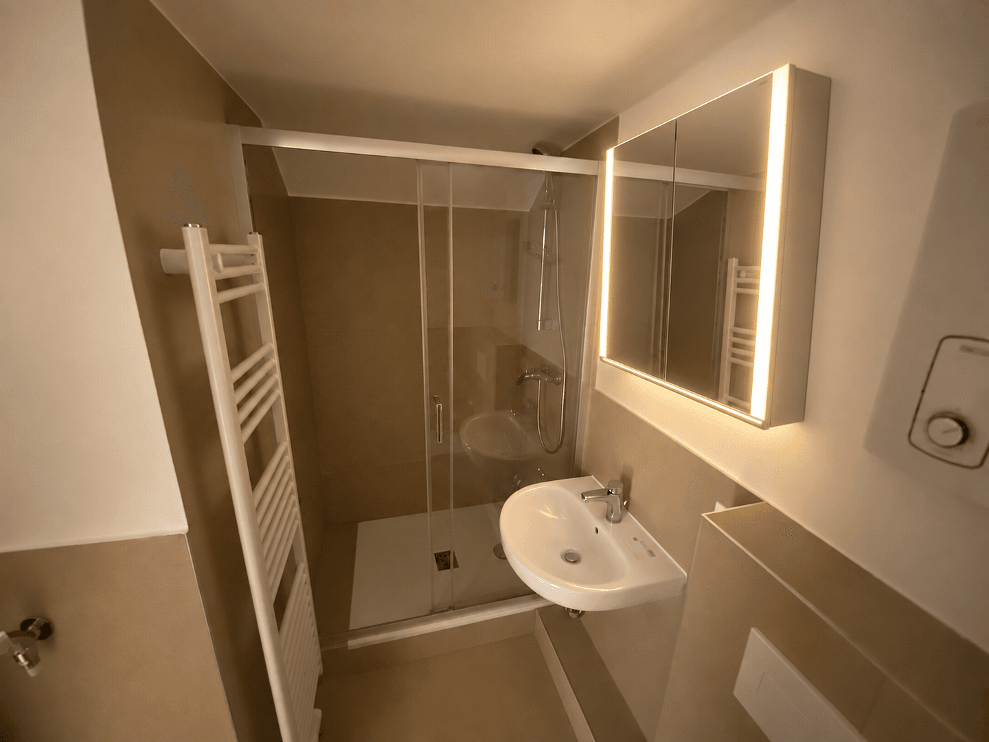 Prenájom bytu 2-izbový 34 m², Blücherstraße 8, Köln, Severné Porýnie - Westfálsko Prenájom bytu 2-izbový 34 m², Blücherstraße 8, Köln, Severné Porýnie - Westfálsko