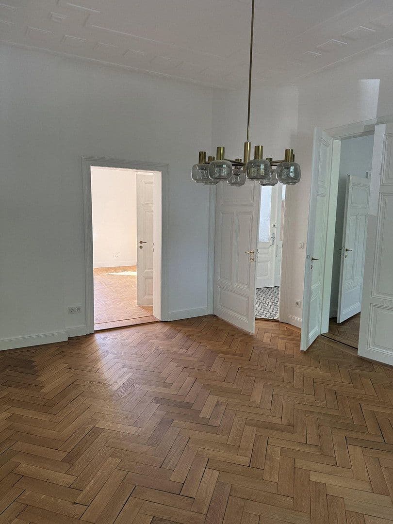 Prenájom bytu 4-izbový 100 m², Robert Koch Strasse, Offenbach, Hesensko Prenájom bytu 4-izbový 100 m², Robert Koch Strasse, Offenbach, Hesensko