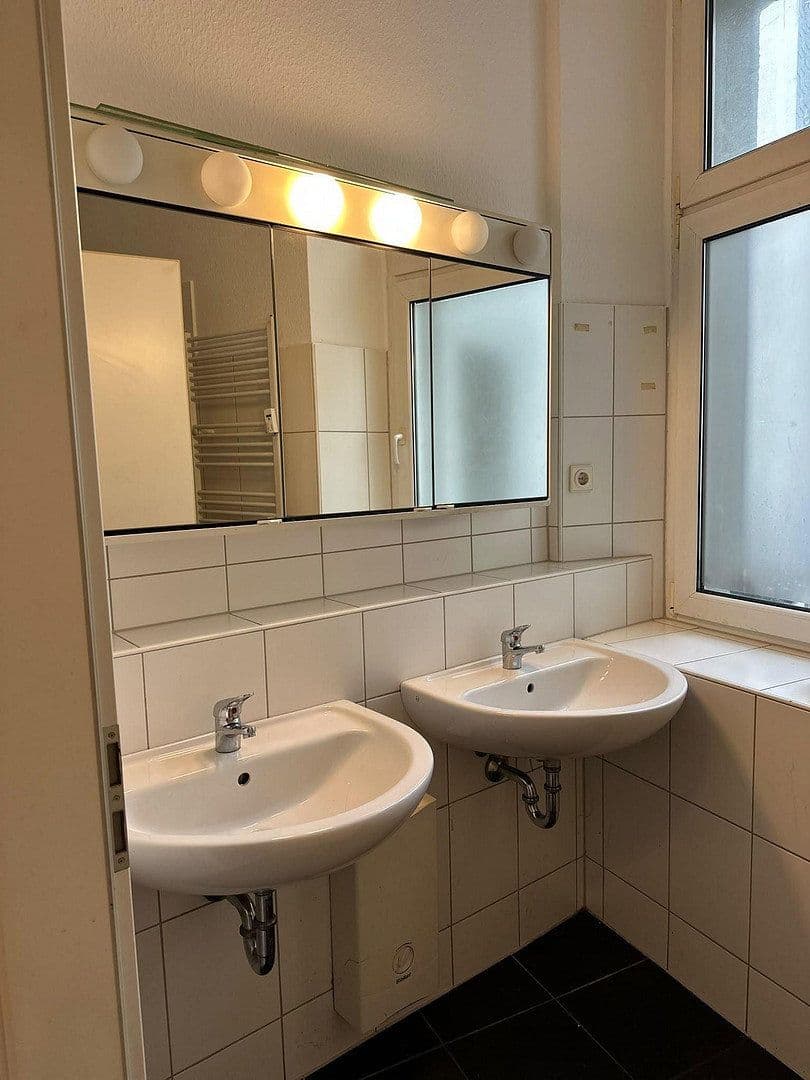 Prenájom bytu 3-izbový 77 m², Van Meenen Str 4, Solingen, Severné Porýnie - Westfálsko Prenájom bytu 3-izbový 77 m², Van Meenen Str 4, Solingen, Severné Porýnie - Westfálsko