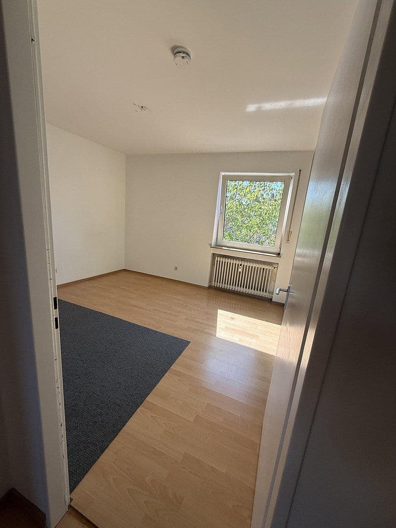 Prenájom bytu 3-izbový 88 m², Nürnberg, Bavorsko Prenájom bytu 3-izbový 88 m², Nürnberg, Bavorsko