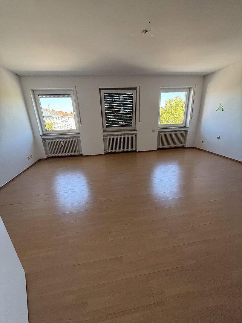 Prenájom bytu 3-izbový 88 m², Nürnberg, Bavorsko Prenájom bytu 3-izbový 88 m², Nürnberg, Bavorsko