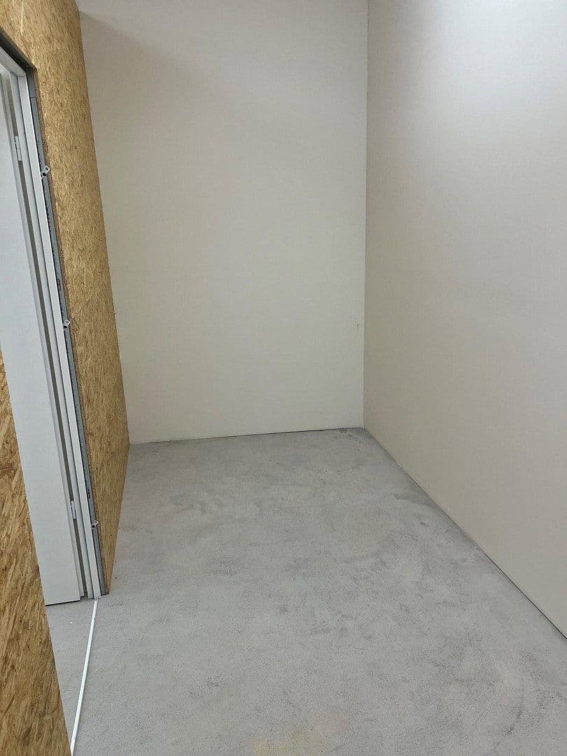 Prenájom nebytového priestoru 175 m², Walschleben, Durínsko Prenájom nebytového priestoru 175 m², Walschleben, Durínsko