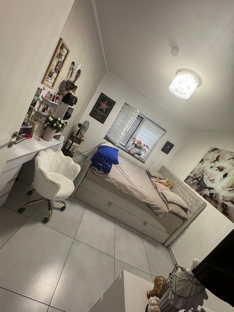 Prenájom bytu 7-izbový 164 m², Bantzerweg 4 A, Gießen, Hesensko Prenájom bytu 7-izbový 164 m², Bantzerweg 4 A, Gießen, Hesensko