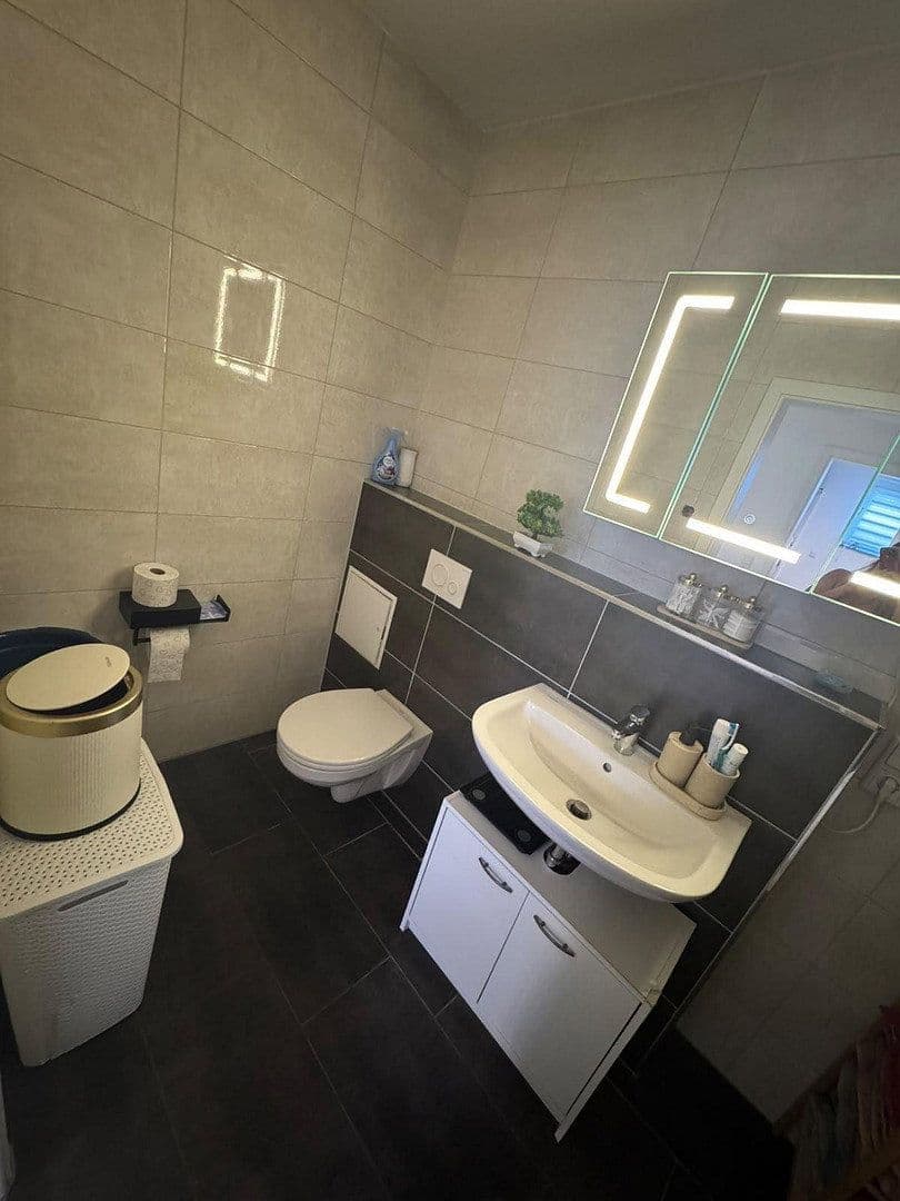 Prenájom bytu 7-izbový 164 m², Bantzerweg 4 A, Gießen, Hesensko Prenájom bytu 7-izbový 164 m², Bantzerweg 4 A, Gießen, Hesensko