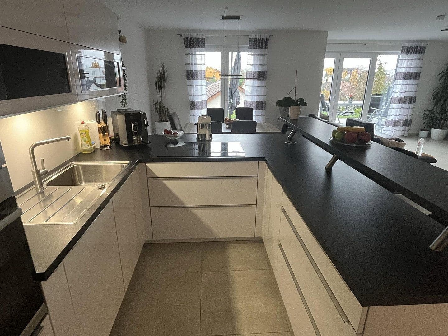 Prenájom bytu 4-izbový 117 m², Amselrain 34, Oberderdingen, Bádensko-Wurttembersko Prenájom bytu 4-izbový 117 m², Amselrain 34, Oberderdingen, Bádensko-Wurttembersko