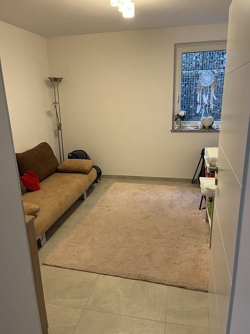 Prenájom bytu 4-izbový 117 m², Amselrain 34, Oberderdingen, Bádensko-Wurttembersko Prenájom bytu 4-izbový 117 m², Amselrain 34, Oberderdingen, Bádensko-Wurttembersko
