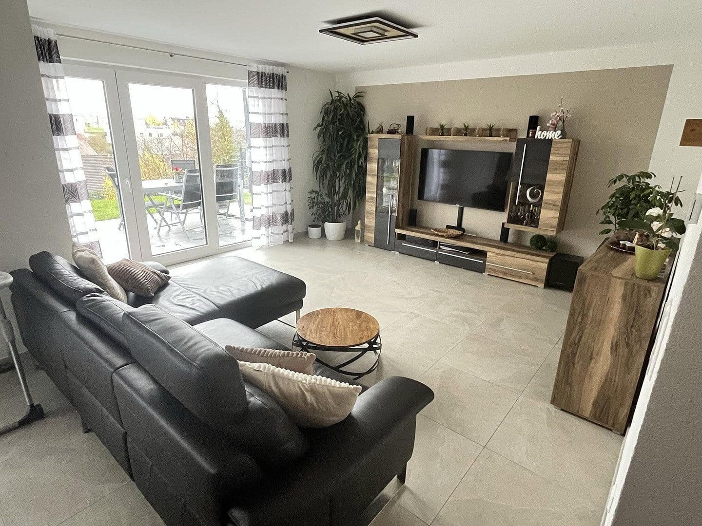 Prenájom bytu 4-izbový 117 m², Amselrain 34, Oberderdingen, Bádensko-Wurttembersko Prenájom bytu 4-izbový 117 m², Amselrain 34, Oberderdingen, Bádensko-Wurttembersko