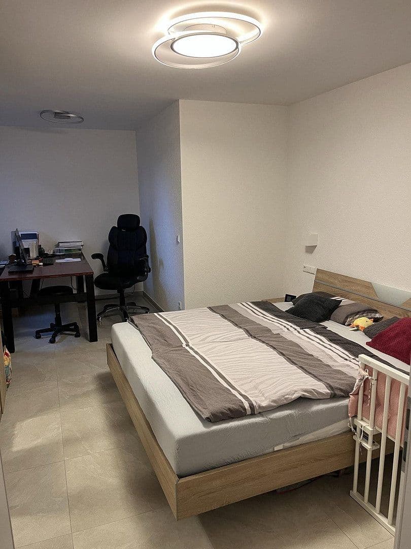 Prenájom bytu 4-izbový 117 m², Amselrain 34, Oberderdingen, Bádensko-Wurttembersko Prenájom bytu 4-izbový 117 m², Amselrain 34, Oberderdingen, Bádensko-Wurttembersko
