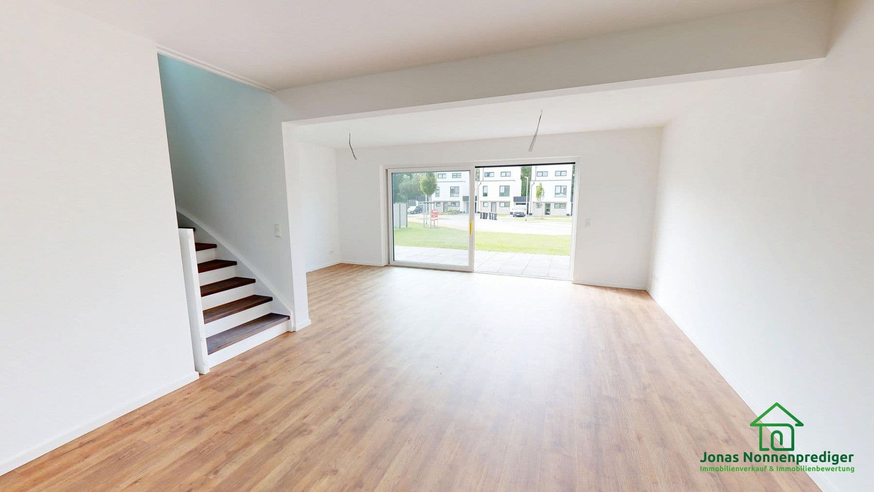 Predaj domu 144 m², pozemok 337 m², Kühls Acker 18, Schwerin, Meklenbursko-Predpomoransko Predaj domu 144 m², pozemok 337 m², Kühls Acker 18, Schwerin, Meklenbursko-Predpomoransko