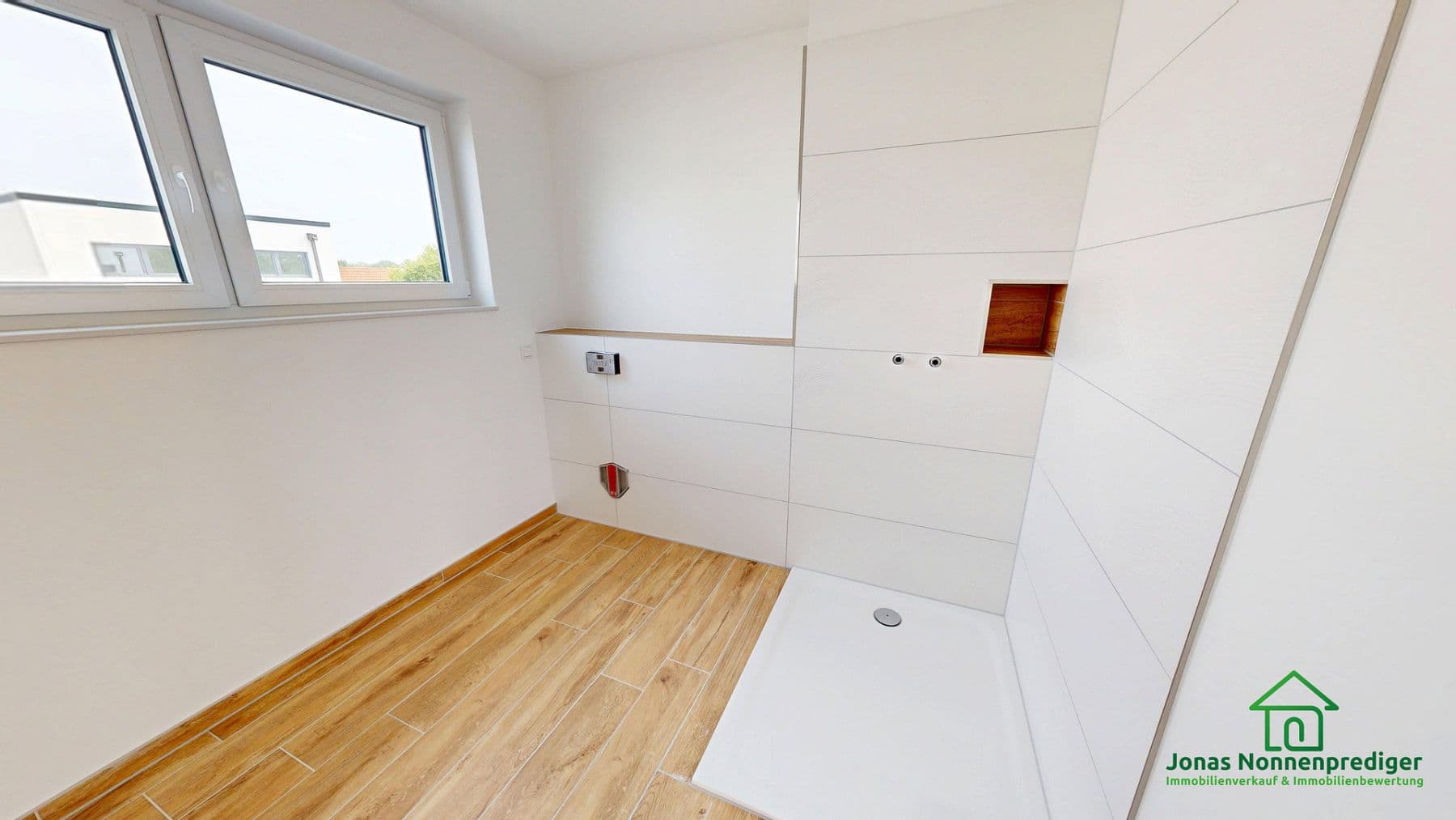 Predaj domu 144 m², pozemok 337 m², Kühls Acker 18, Schwerin, Meklenbursko-Predpomoransko Predaj domu 144 m², pozemok 337 m², Kühls Acker 18, Schwerin, Meklenbursko-Predpomoransko