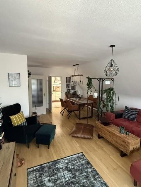 Prenájom bytu 3-izbový 95 m², Aachen, Severné Porýnie - Westfálsko Prenájom bytu 3-izbový 95 m², Aachen, Severné Porýnie - Westfálsko