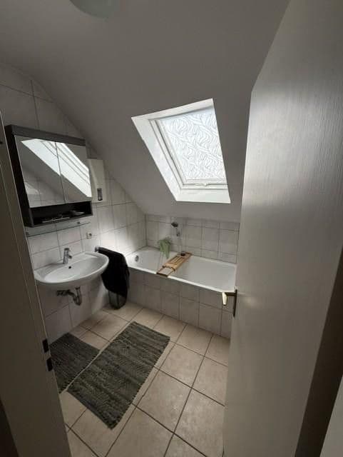 Prenájom bytu 3-izbový 95 m², Aachen, Severné Porýnie - Westfálsko Prenájom bytu 3-izbový 95 m², Aachen, Severné Porýnie - Westfálsko