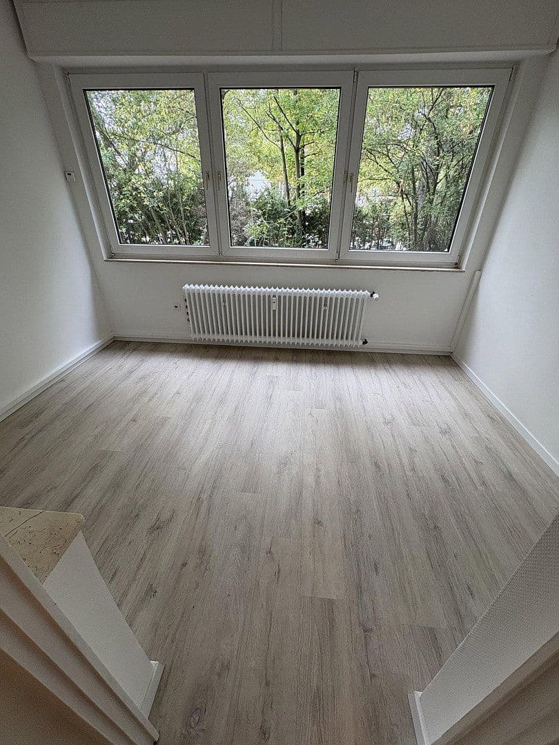 Prenájom bytu 4-izbový 128 m², Wiesbaden, Hesensko Prenájom bytu 4-izbový 128 m², Wiesbaden, Hesensko