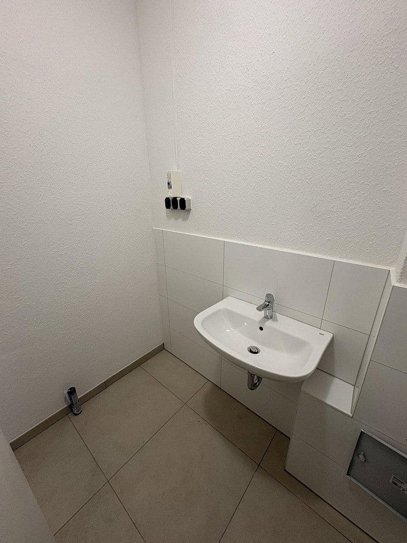 Prenájom bytu 4-izbový 128 m², Wiesbaden, Hesensko Prenájom bytu 4-izbový 128 m², Wiesbaden, Hesensko