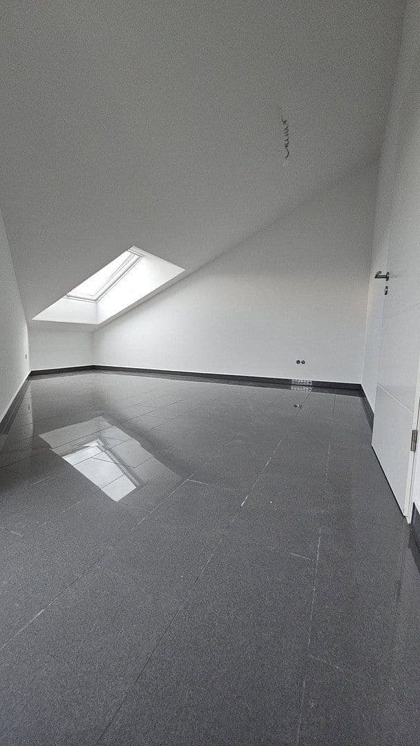 Prenájom bytu 3-izbový 80 m², Bad Vilbel, Hesensko Prenájom bytu 3-izbový 80 m², Bad Vilbel, Hesensko