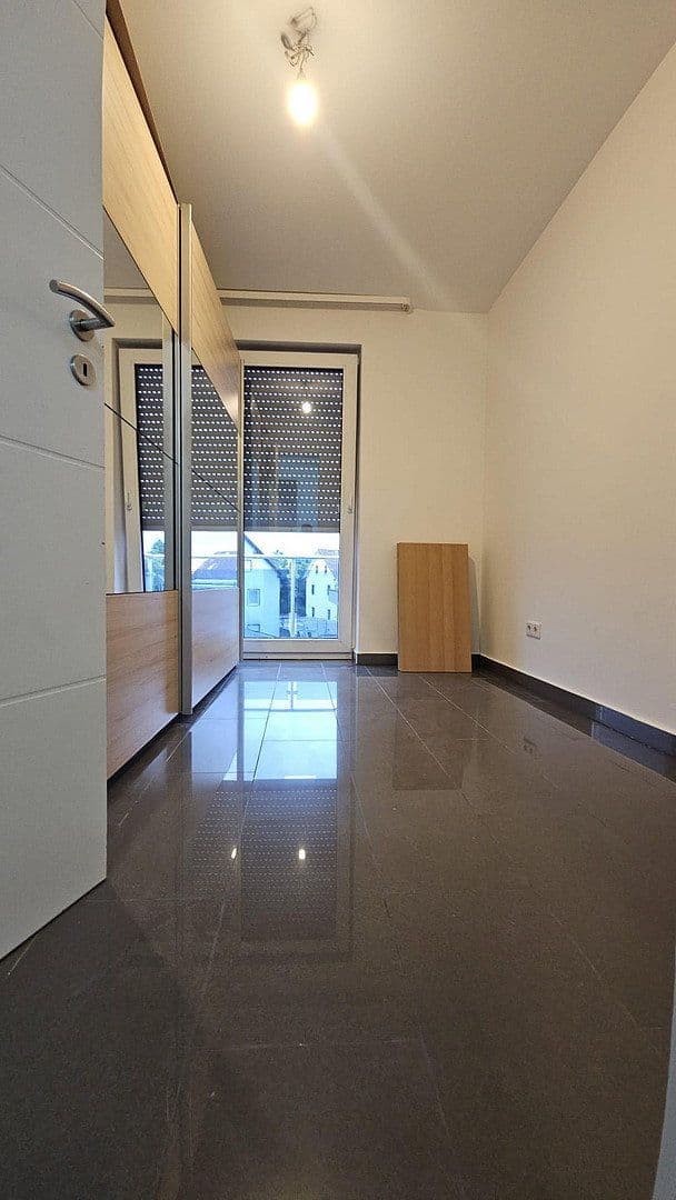 Prenájom bytu 3-izbový 80 m², Bad Vilbel, Hesensko Prenájom bytu 3-izbový 80 m², Bad Vilbel, Hesensko
