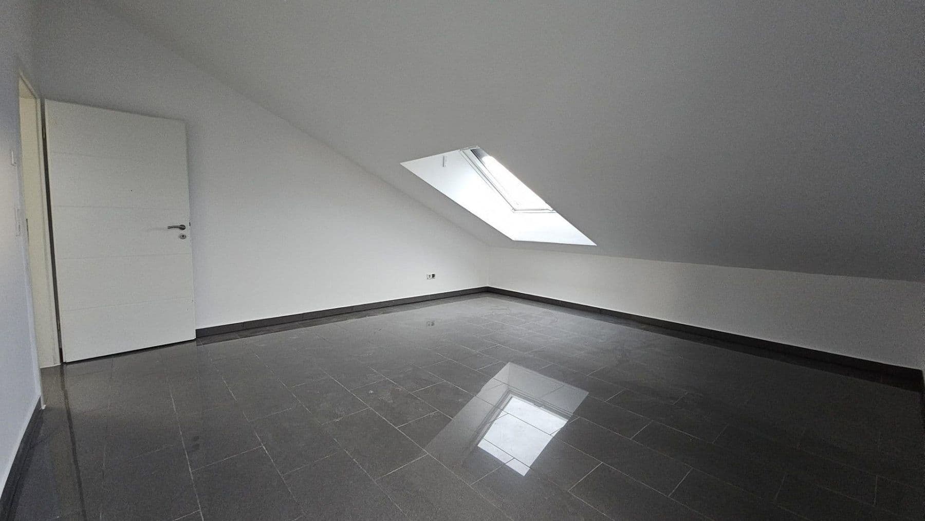 Prenájom bytu 3-izbový 80 m², Bad Vilbel, Hesensko Prenájom bytu 3-izbový 80 m², Bad Vilbel, Hesensko