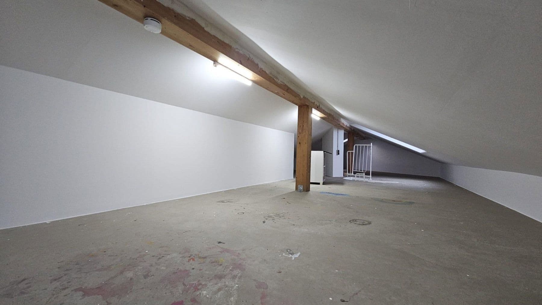 Prenájom bytu 3-izbový 80 m², Bad Vilbel, Hesensko Prenájom bytu 3-izbový 80 m², Bad Vilbel, Hesensko