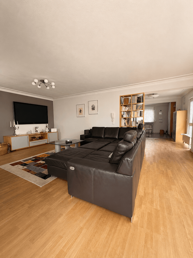 Predaj domu 125 m², pozemok 443 m², Offenbach am Main, Hesensko Predaj domu 125 m², pozemok 443 m², Offenbach am Main, Hesensko