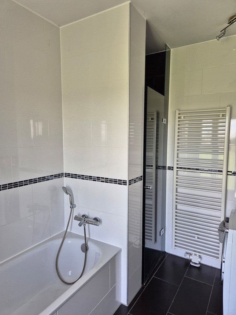 Prenájom bytu 4-izbový 128 m², Pfarrer-Mühlhauser-Str. 13, Karlsfeld, Bavorsko Prenájom bytu 4-izbový 128 m², Pfarrer-Mühlhauser-Str. 13, Karlsfeld, Bavorsko