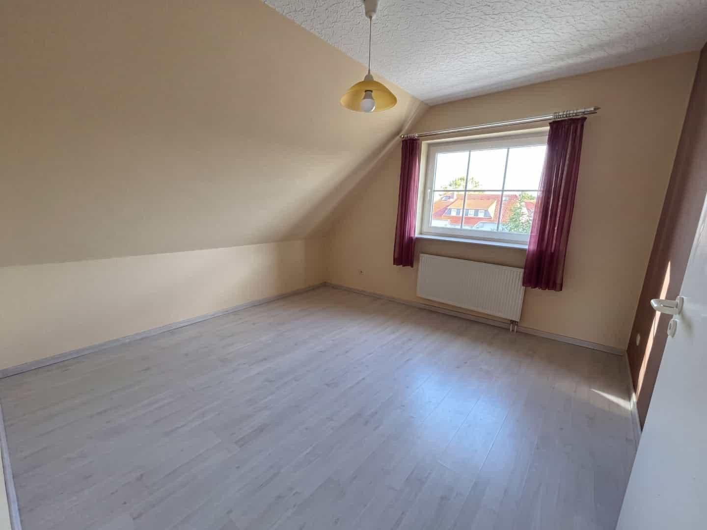 Predaj domu 137 m², pozemok 877 m², Auf dem Knorren 11, Amöneburg, Hesensko Predaj domu 137 m², pozemok 877 m², Auf dem Knorren 11, Amöneburg, Hesensko
