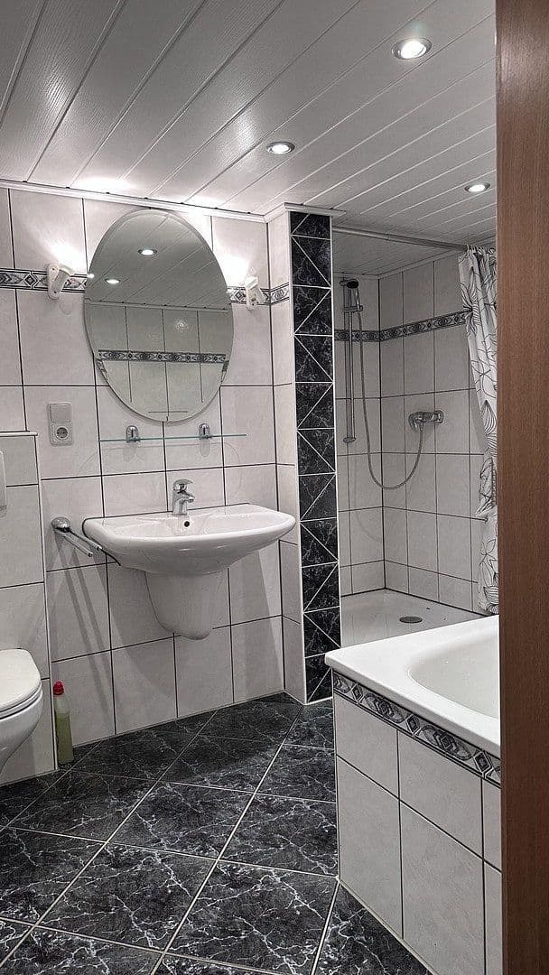 Predaj domu 169 m², pozemok 3.183 m², Karstraße 17a, Nettetal, Severné Porýnie - Westfálsko Predaj domu 169 m², pozemok 3.183 m², Karstraße 17a, Nettetal, Severné Porýnie - Westfálsko