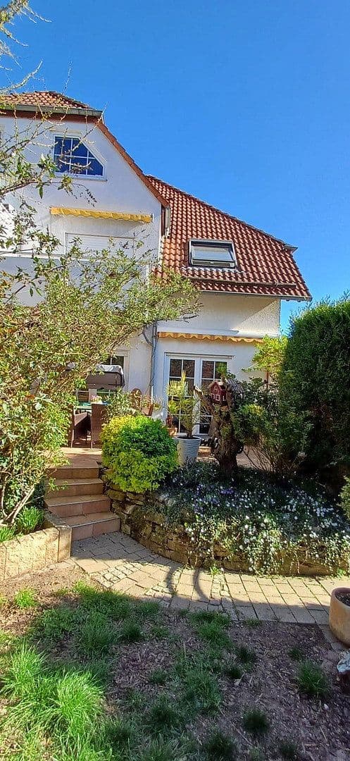 Predaj domu 200 m², pozemok 274 m², Geisenheim, Hesensko Predaj domu 200 m², pozemok 274 m², Geisenheim, Hesensko