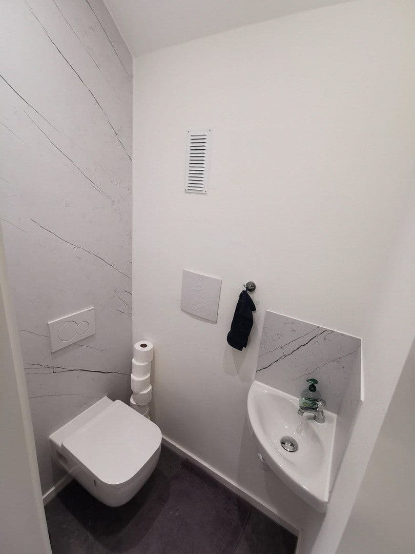 Prenájom bytu 2-izbový 57 m², Leinfelden-Echterdingen, Bádensko-Wurttembersko Prenájom bytu 2-izbový 57 m², Leinfelden-Echterdingen, Bádensko-Wurttembersko