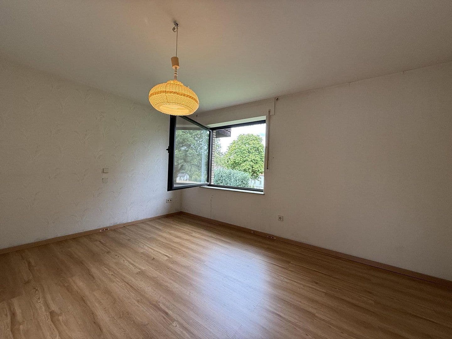 Prenájom domu 145 m², pozemok 650 m², Neuenrader Straße 27, Balve, Severné Porýnie - Westfálsko Prenájom domu 145 m², pozemok 650 m², Neuenrader Straße 27, Balve, Severné Porýnie - Westfálsko