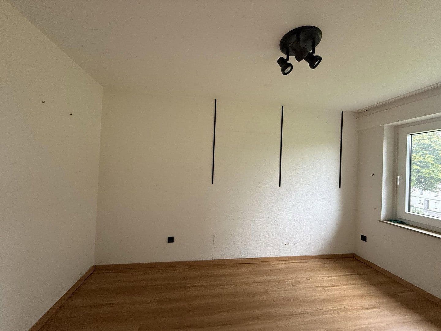 Prenájom domu 145 m², pozemok 650 m², Neuenrader Straße 27, Balve, Severné Porýnie - Westfálsko Prenájom domu 145 m², pozemok 650 m², Neuenrader Straße 27, Balve, Severné Porýnie - Westfálsko
