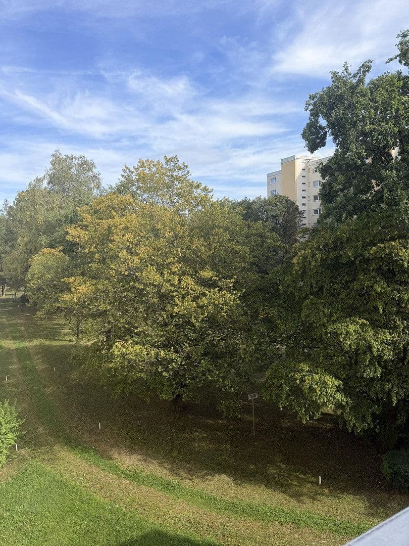 Prenájom bytu 3-izbový 80 m², München, Bavorsko Prenájom bytu 3-izbový 80 m², München, Bavorsko