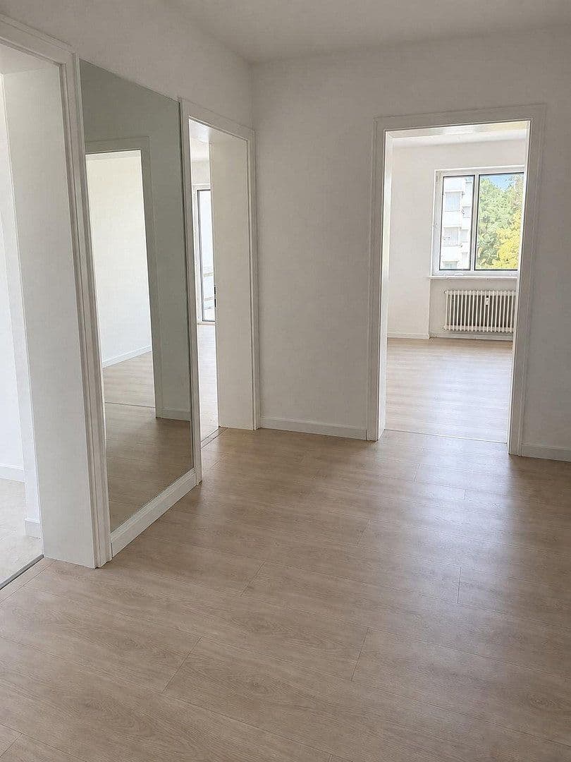 Prenájom bytu 3-izbový 80 m², München, Bavorsko Prenájom bytu 3-izbový 80 m², München, Bavorsko