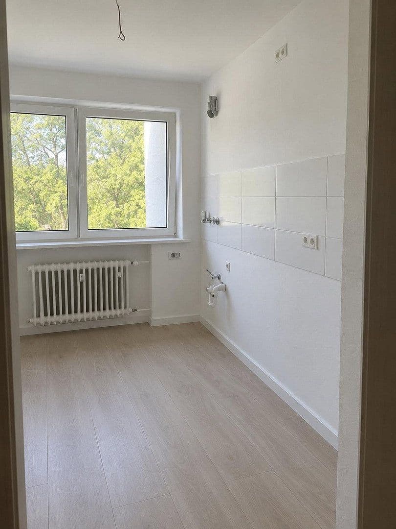 Prenájom bytu 3-izbový 80 m², München, Bavorsko Prenájom bytu 3-izbový 80 m², München, Bavorsko