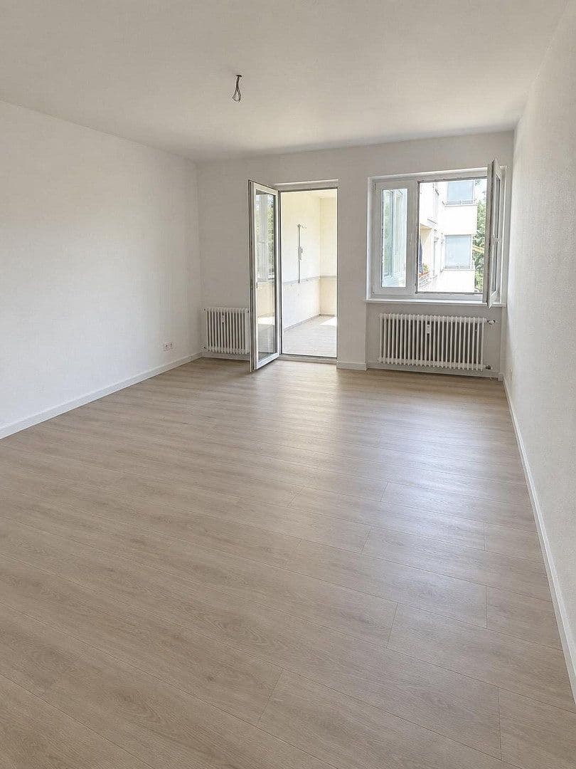 Prenájom bytu 3-izbový 80 m², München, Bavorsko Prenájom bytu 3-izbový 80 m², München, Bavorsko