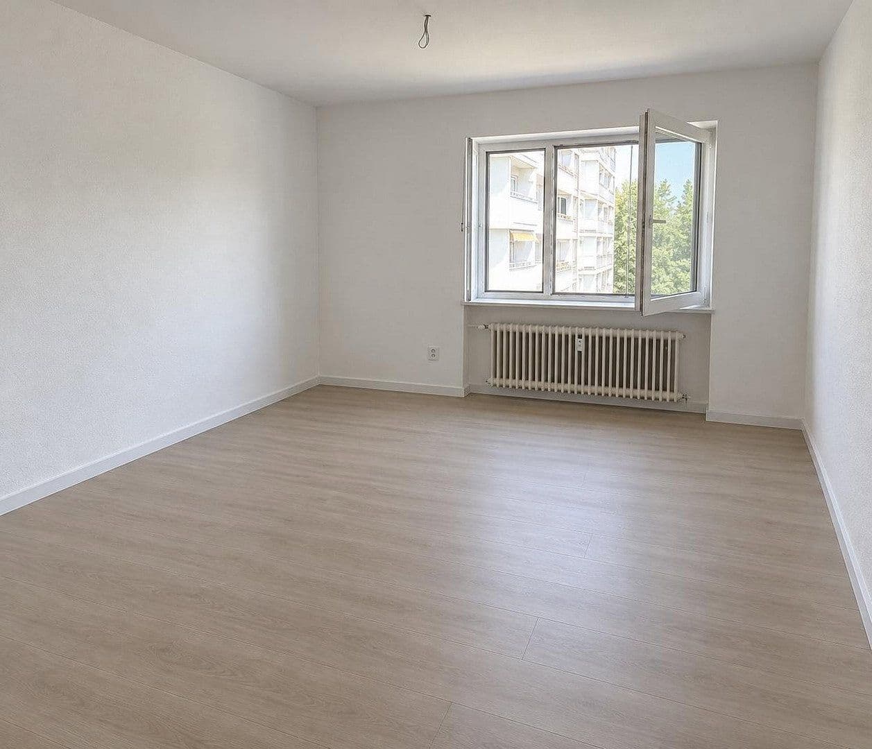 Prenájom bytu 3-izbový 80 m², München, Bavorsko Prenájom bytu 3-izbový 80 m², München, Bavorsko