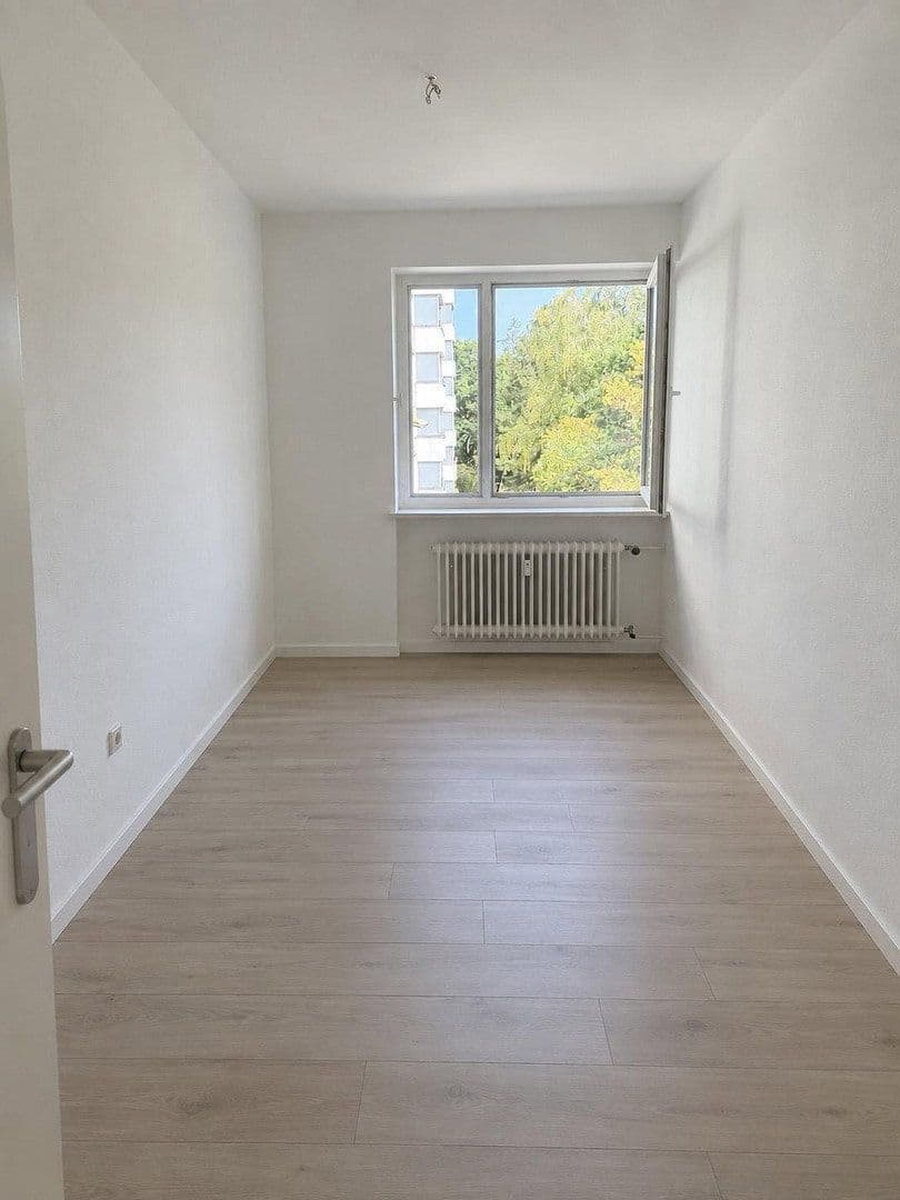 Prenájom bytu 3-izbový 80 m², München, Bavorsko Prenájom bytu 3-izbový 80 m², München, Bavorsko